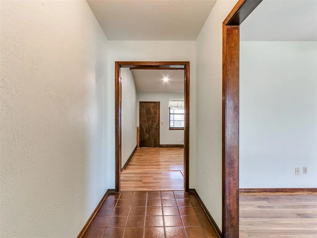 Photo 4 — 7805 Westwood Lane, Oklahoma City, OK 73169