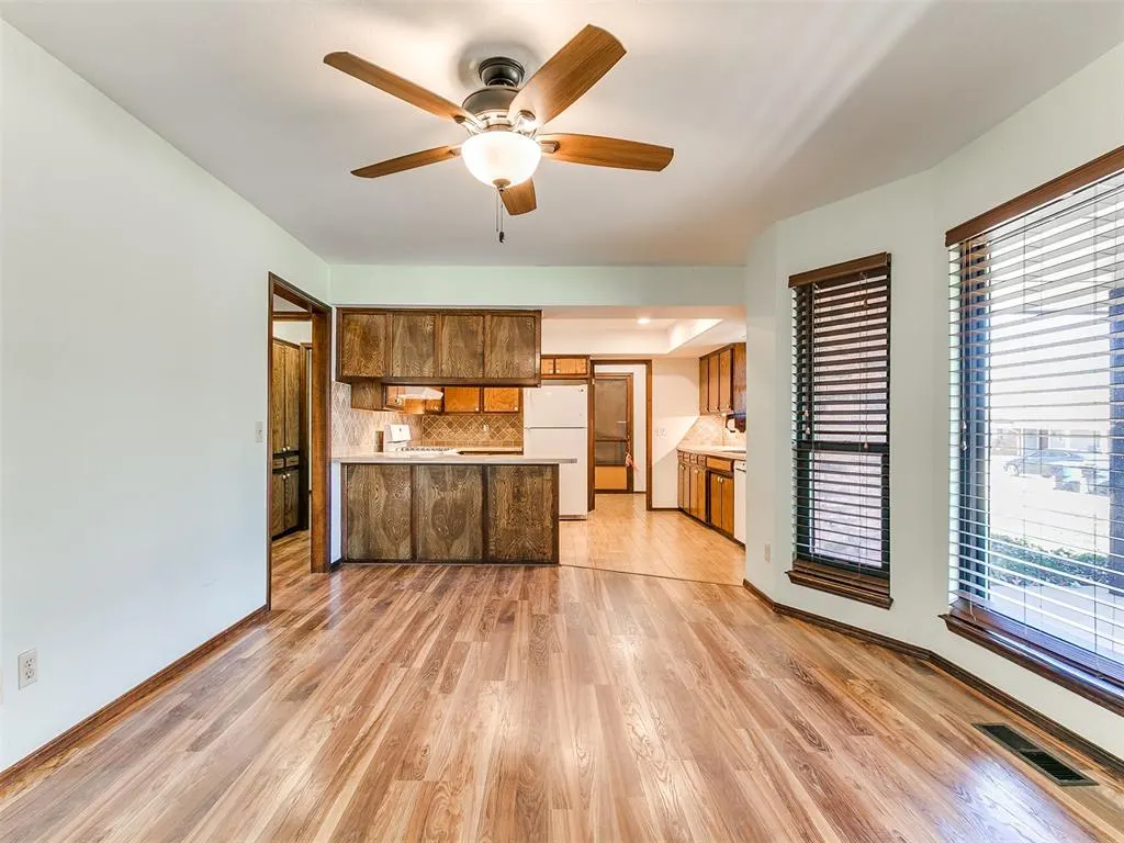 Photo 10 — 7805 Westwood Lane, Oklahoma City, OK 73169