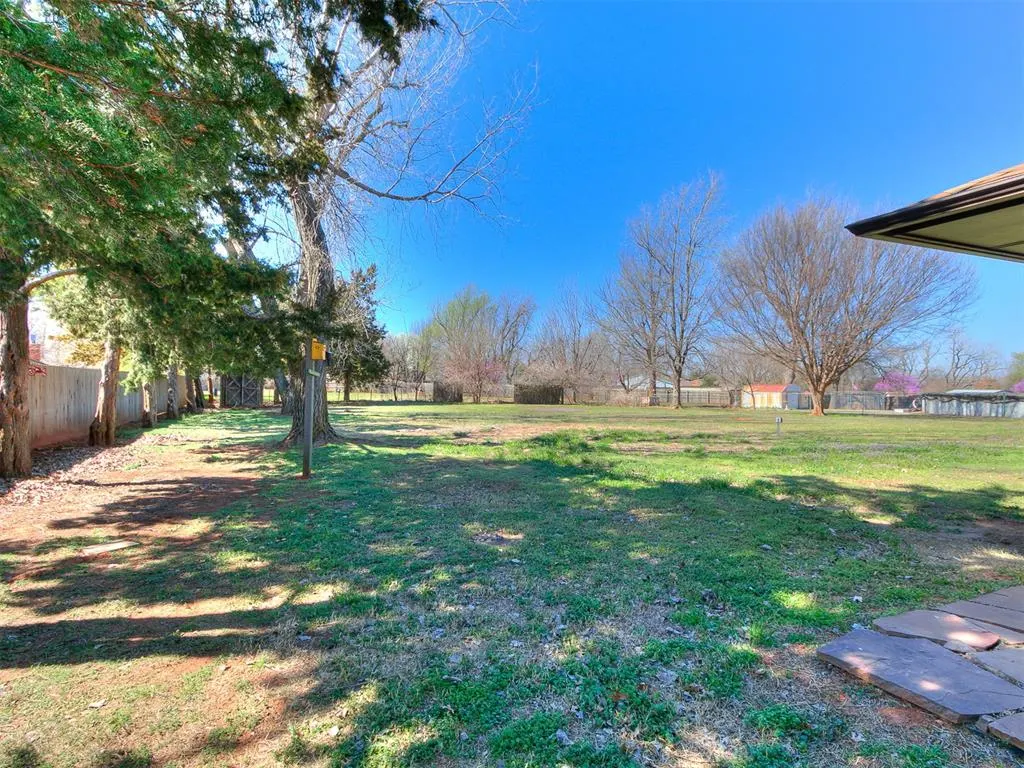 Photo 39 — 7805 Westwood Lane, Oklahoma City, OK 73169
