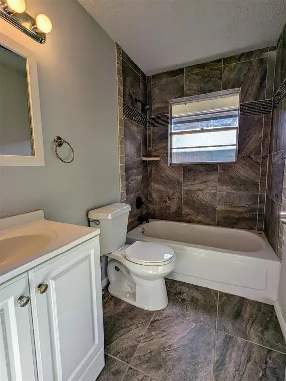 Photo 11 — 504 NE 18th Street, Moore, OK 73160
