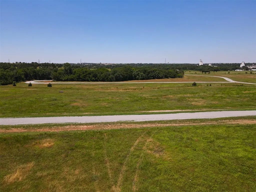 Photo 4 — 0 S 4th Street, Perry, OK 73077