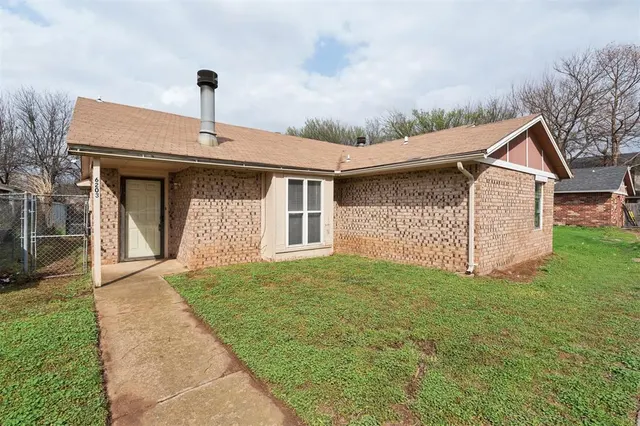 Photo 2 — 6203 SE 47th Street, Oklahoma City, OK 73135