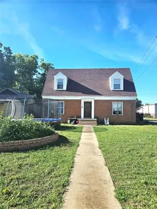 Sold home at 921 E Walnut Street
