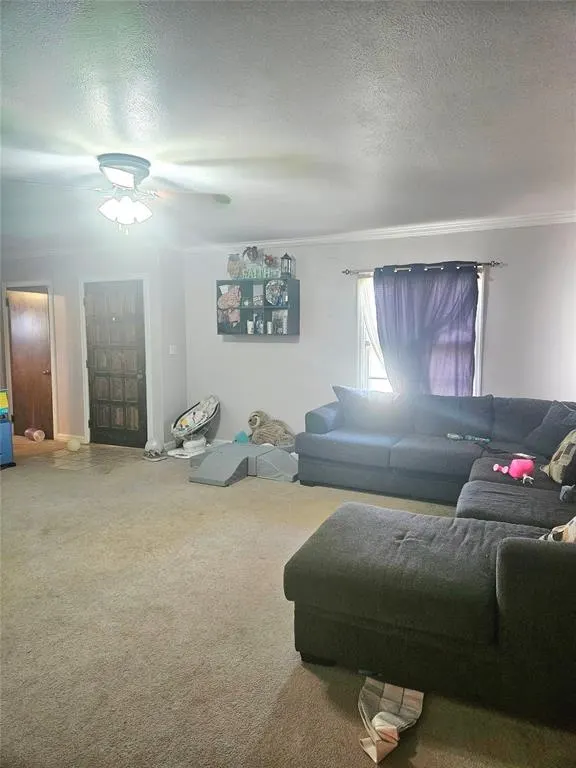 Photo 3 — 921 E Walnut Street, Altus, OK 73521