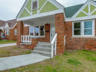 Sold home at 2419 W Park Place