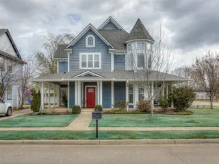 Sold home at 837 Carriage Lane