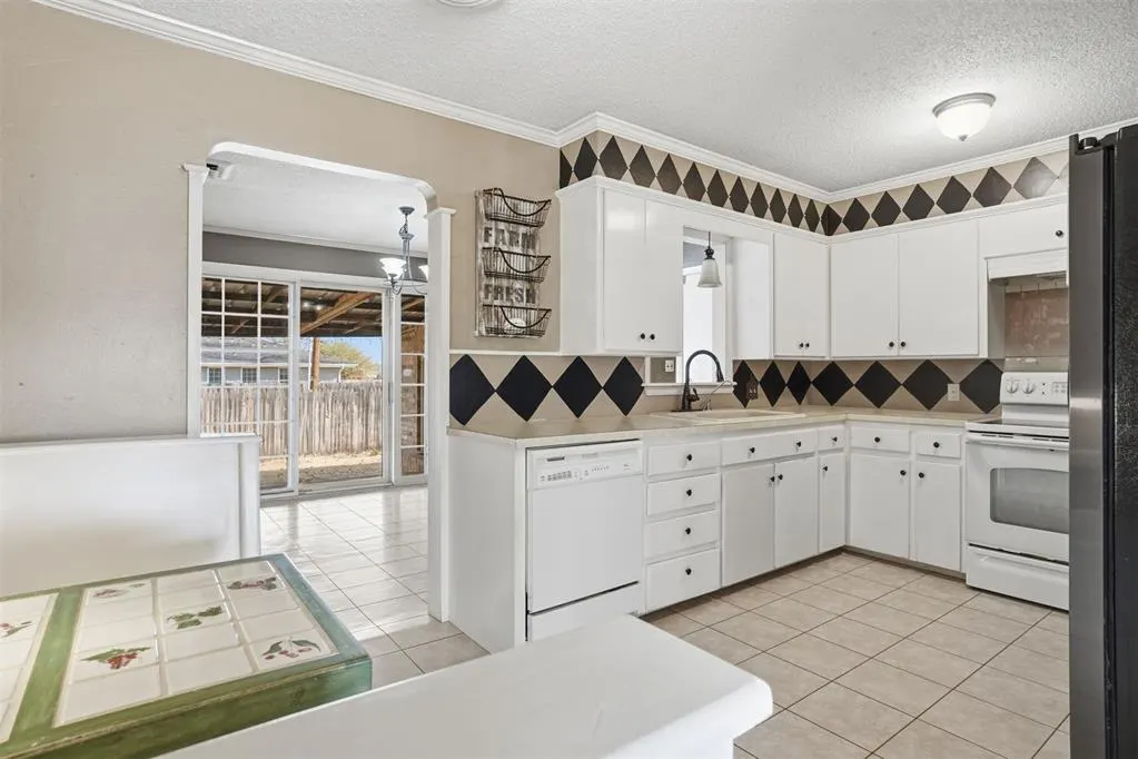 Photo 9 — 801 Standifer Road, Elk City, OK 73644