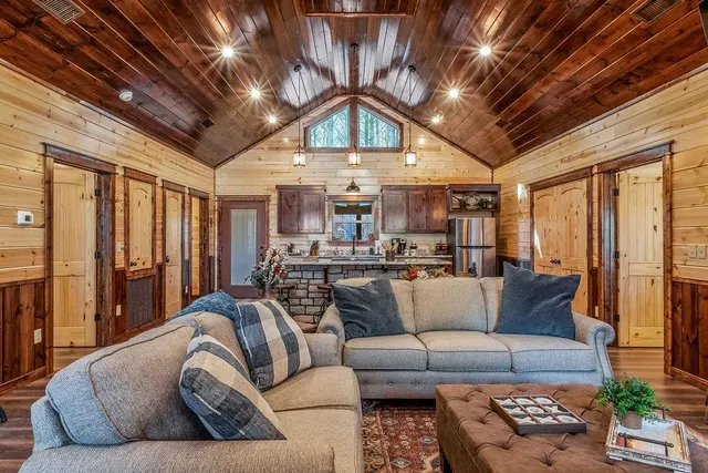 Photo 6 — 528 Lost Creek Trail, Broken Bow, OK 74728