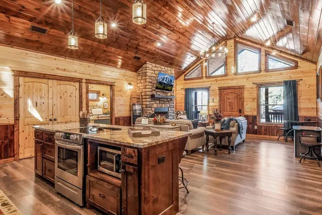 Photo 8 — 528 Lost Creek Trail, Broken Bow, OK 74728