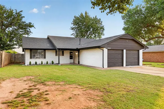 Photo 3 — 1645 Gladstone Terrace, Oklahoma City, OK 73120