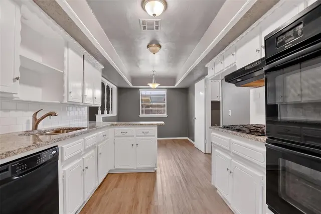 Photo 7 — 1645 Gladstone Terrace, Oklahoma City, OK 73120