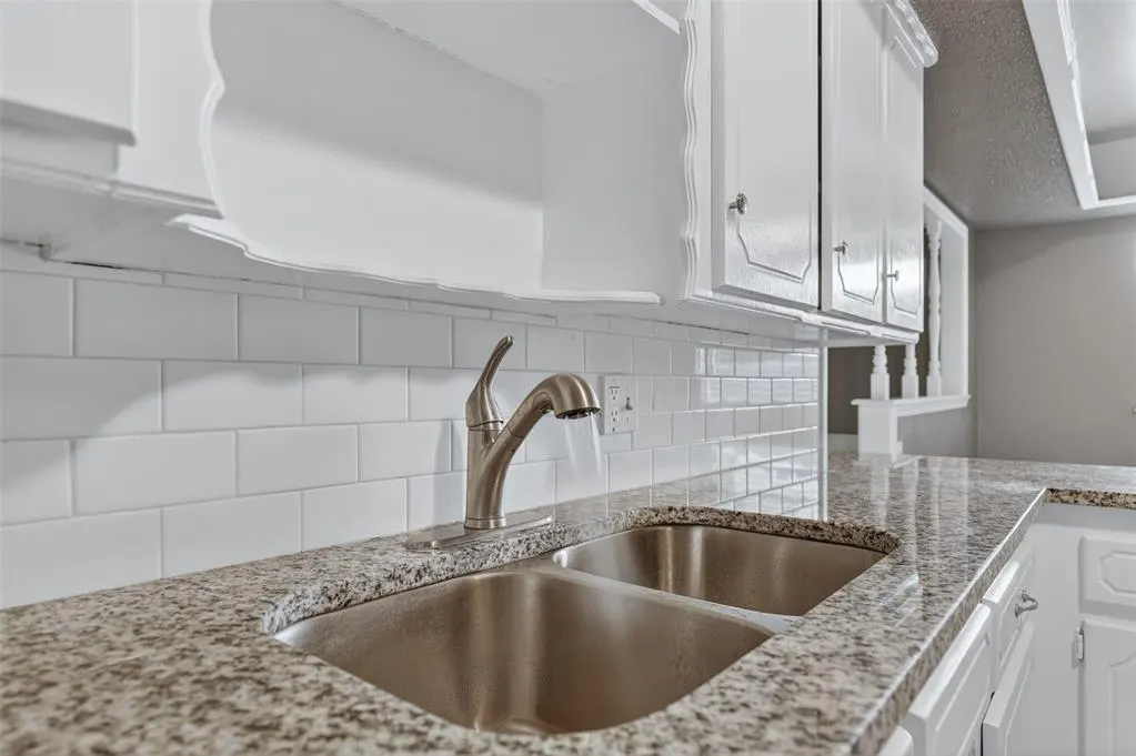 Photo 9 — 1645 Gladstone Terrace, Oklahoma City, OK 73120