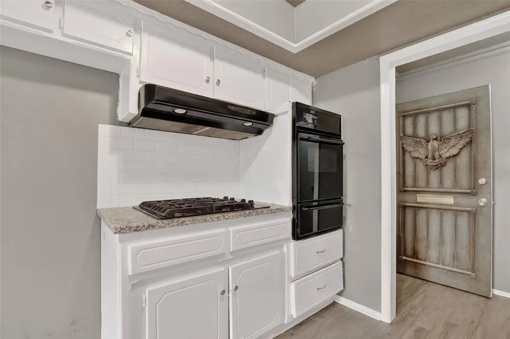 Photo 10 — 1645 Gladstone Terrace, Oklahoma City, OK 73120