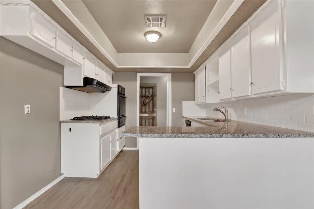 Photo 11 — 1645 Gladstone Terrace, Oklahoma City, OK 73120