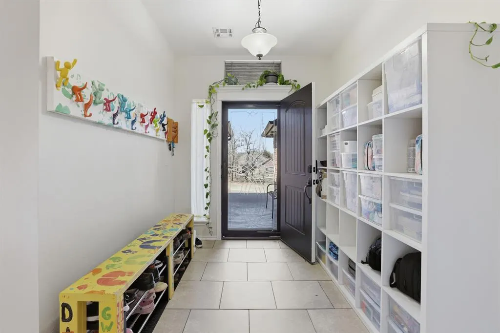 Photo 3 — 7112 Ridge Manor Lane, Oklahoma City, OK 73150