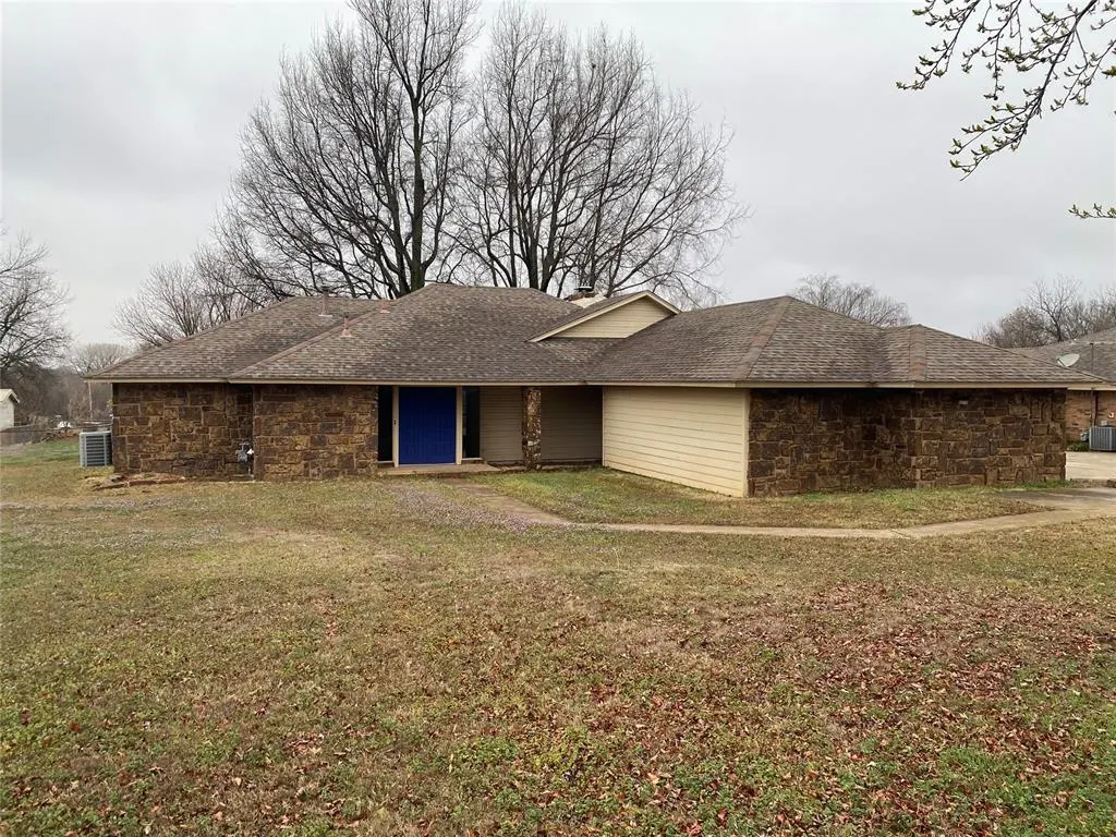 Photo 2 — 2023 N 9th Street, Purcell, OK 73080