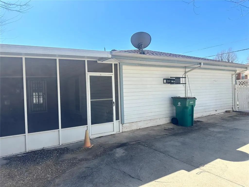 Photo 3 — 1800 N Oaklawn Avenue, Oklahoma City, OK 73121