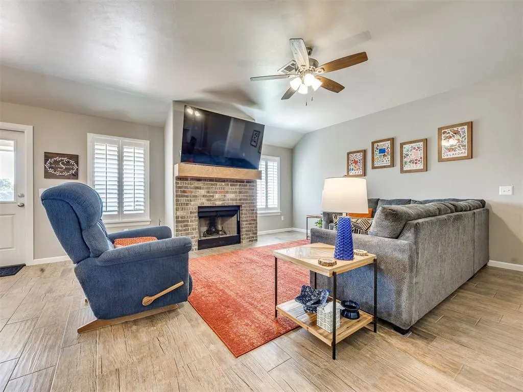 Photo 11 — 9556 Country Side Lane, Guthrie, OK 73044