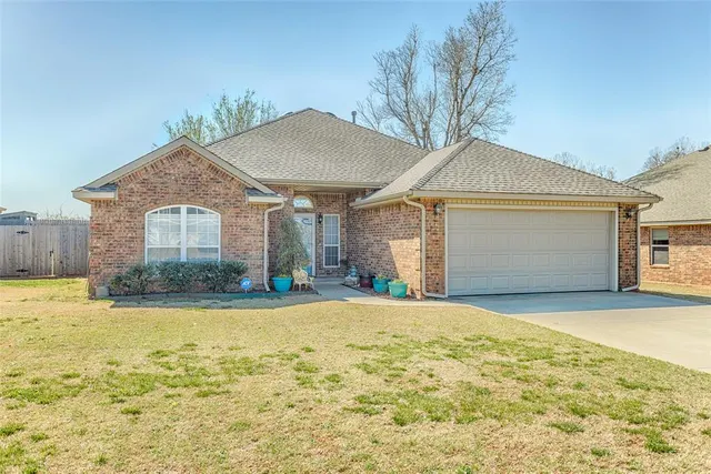 Photo 2 — 728 E Linden Lane, Mustang, OK 73064