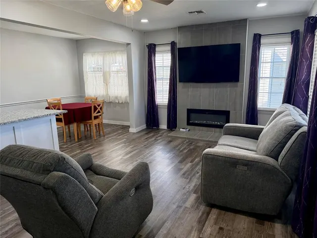 Photo 2 — 1012 Orient Avenue, Clinton, OK 73601