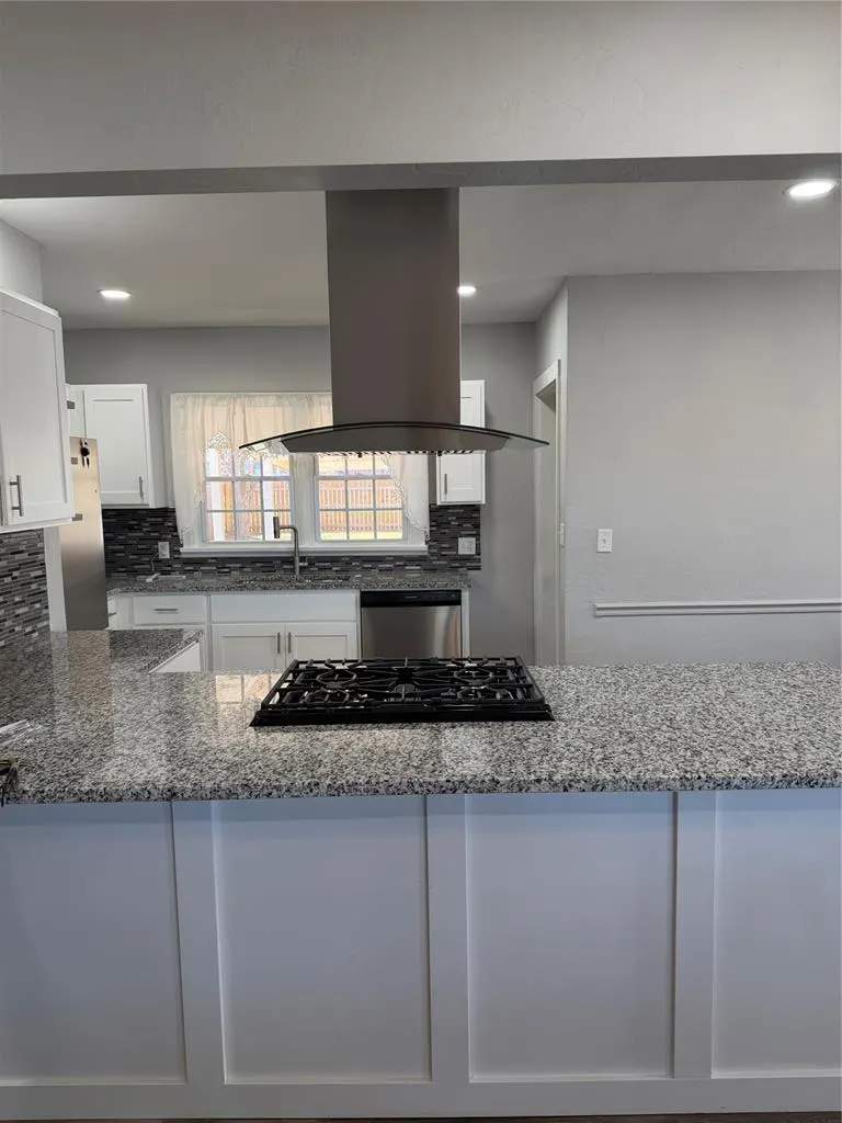 Photo 4 — 1012 Orient Avenue, Clinton, OK 73601