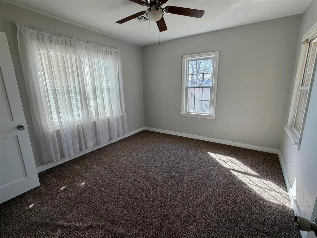 Photo 7 — 1012 Orient Avenue, Clinton, OK 73601
