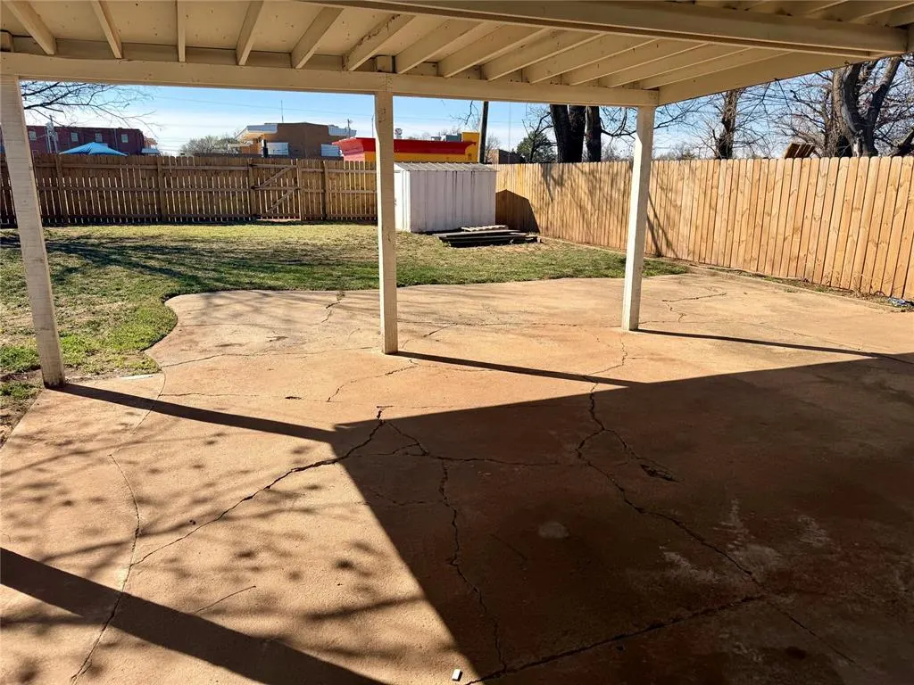 Photo 10 — 1012 Orient Avenue, Clinton, OK 73601
