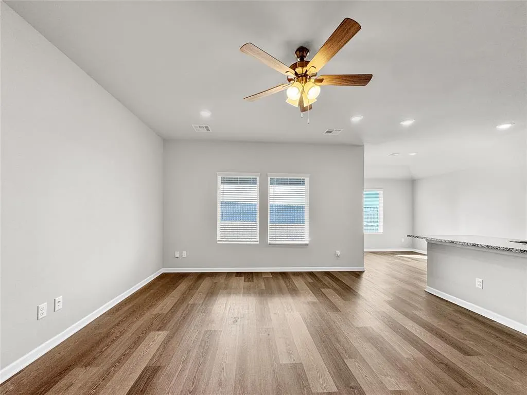 Photo 2 — 10512 SW 41st Street, Mustang, OK 73064