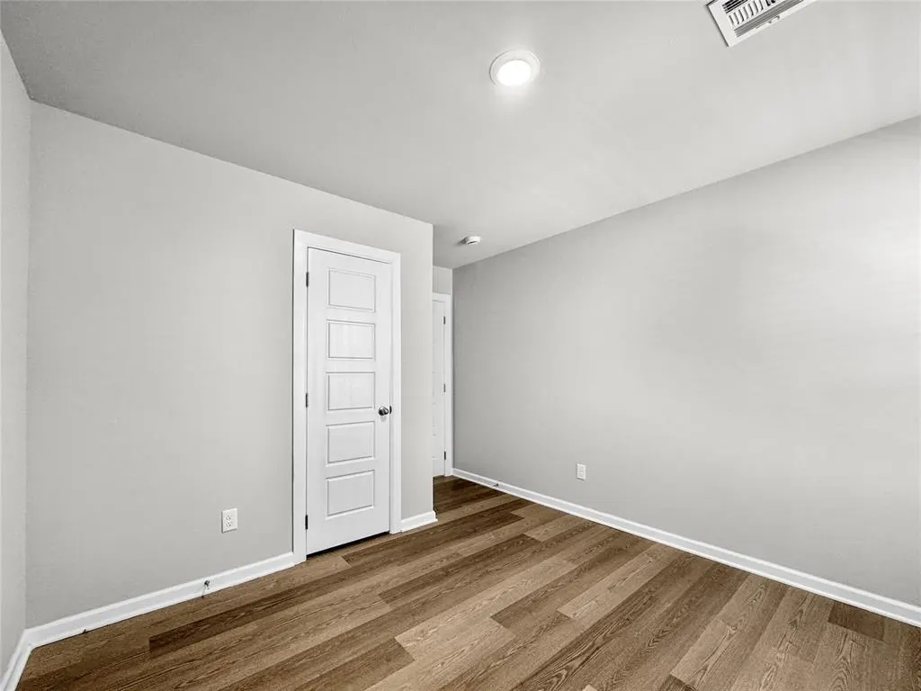 Photo 10 — 10512 SW 41st Street, Mustang, OK 73064