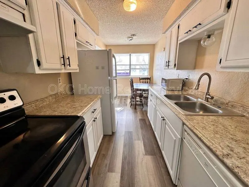 Photo 3 — 109 SE 42nd Street D, Oklahoma City, OK 73129