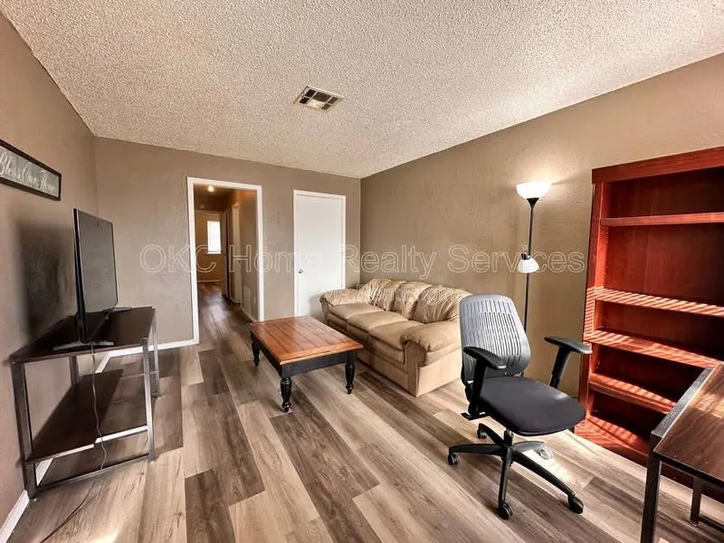 Photo 4 — 109 SE 42nd Street D, Oklahoma City, OK 73129
