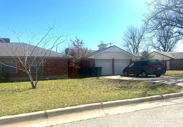 Photo 4 — 5214 N Miller Place, Oklahoma City, OK 73112