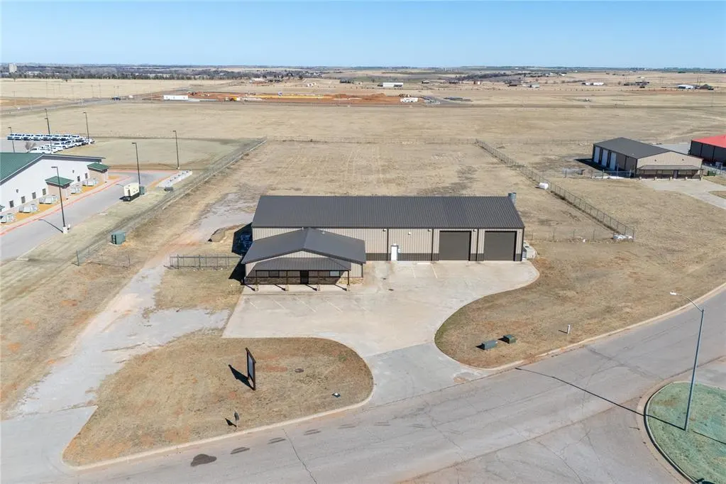 Photo 2 — 4601 Technology Drive, Weatherford, OK 73096