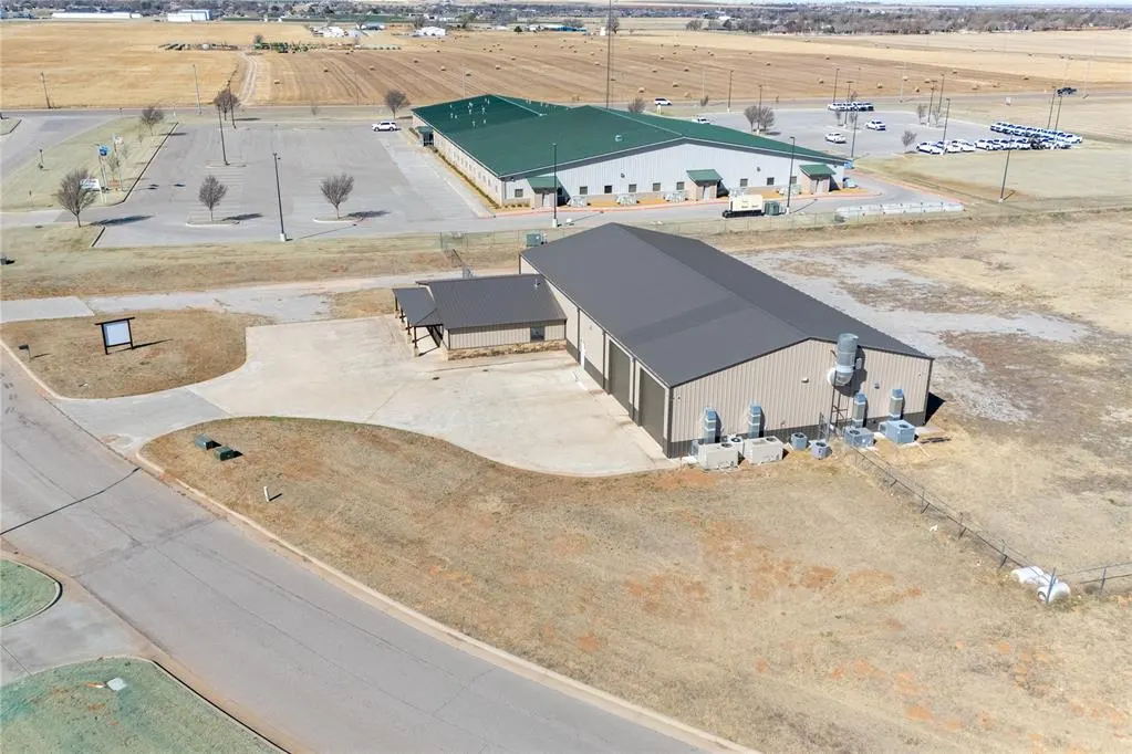 Photo 3 — 4601 Technology Drive, Weatherford, OK 73096