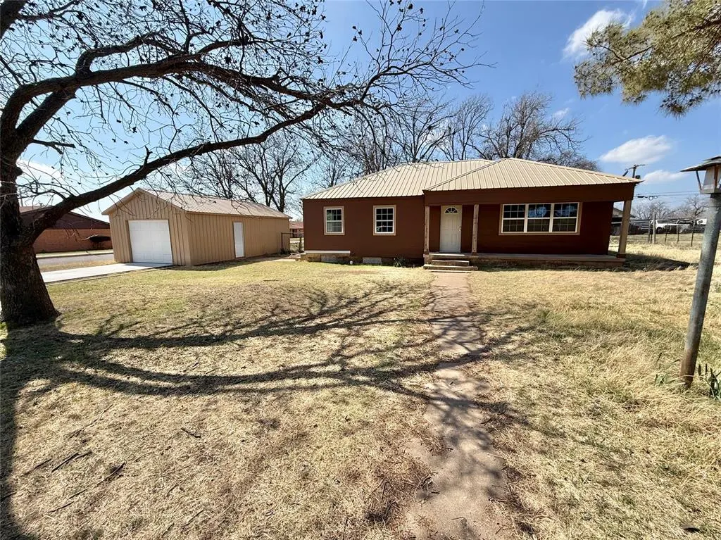 Front exterior — 1601 C Street, Snyder, OK 73566