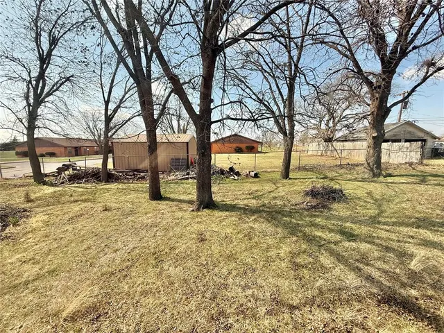 Photo 2 — 1601 C Street, Snyder, OK 73566