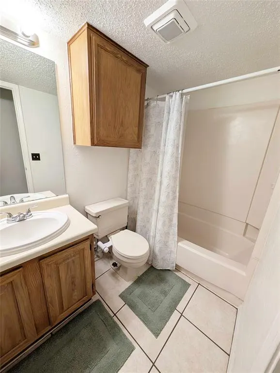 Photo 7 — 11130 Stratford Drive, Oklahoma City, OK 73120