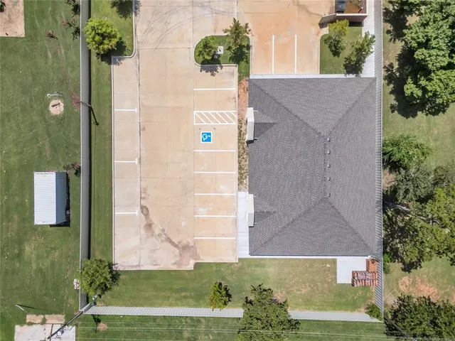 Photo 6 — 207 E Memorial Road, Oklahoma City, OK 73131