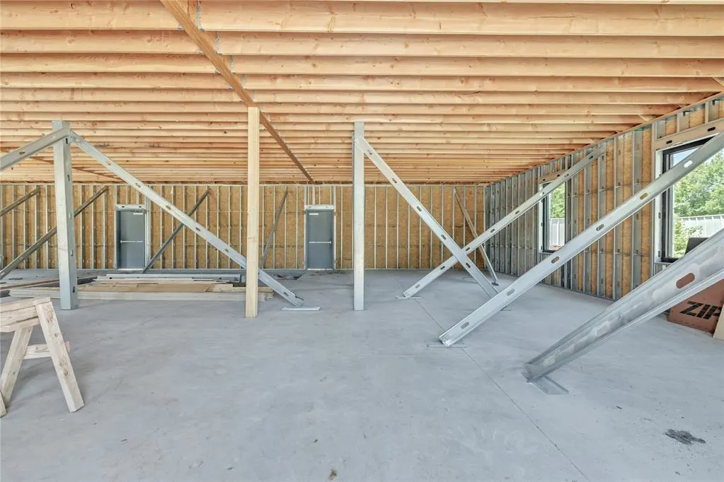 Photo 10 — 207 E Memorial Road, Oklahoma City, OK 73131