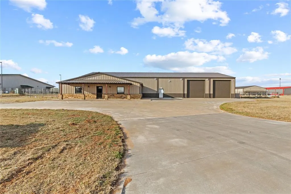 Photo 6 — 4601 Technology Drive, Weatherford, OK 73096