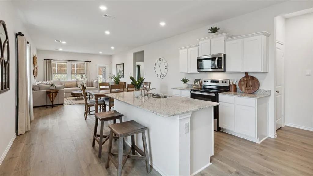 Photo 2 — 10237 NW 27th Street, Yukon, OK 73099