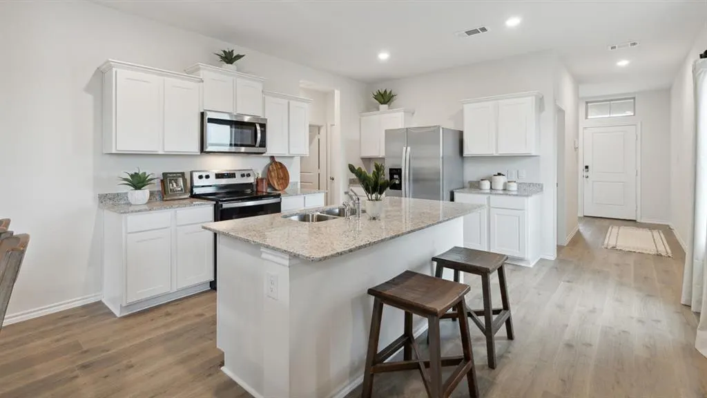 Photo 4 — 10237 NW 27th Street, Yukon, OK 73099