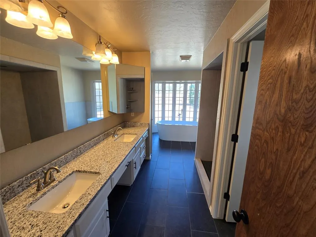Photo 14 — 10900 Abbeywood, Oklahoma City, OK 73170
