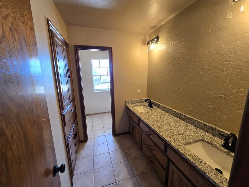 Photo 27 — 10900 Abbeywood, Oklahoma City, OK 73170