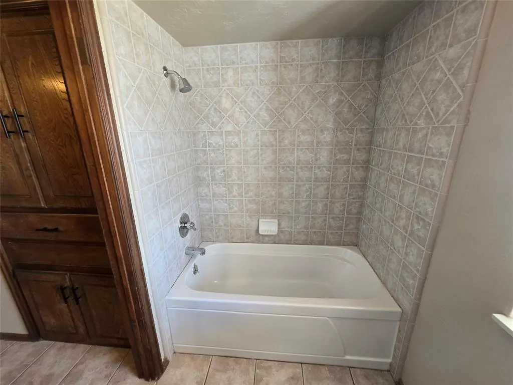 Photo 29 — 10900 Abbeywood, Oklahoma City, OK 73170