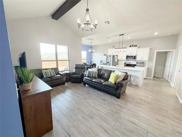 Photo 3 — 2712 Land Run Street, Weatherford, OK 73096