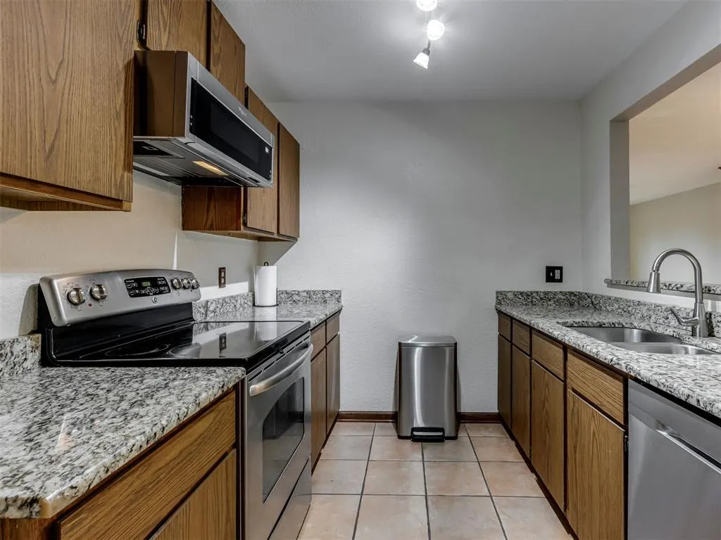 Photo 15 — 10605 N Macarthur Boulevard, Oklahoma City, OK 73162