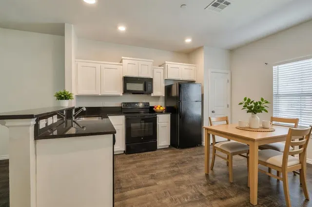 Photo 4 — 1000 SW 91st Street, Oklahoma City, OK 73139