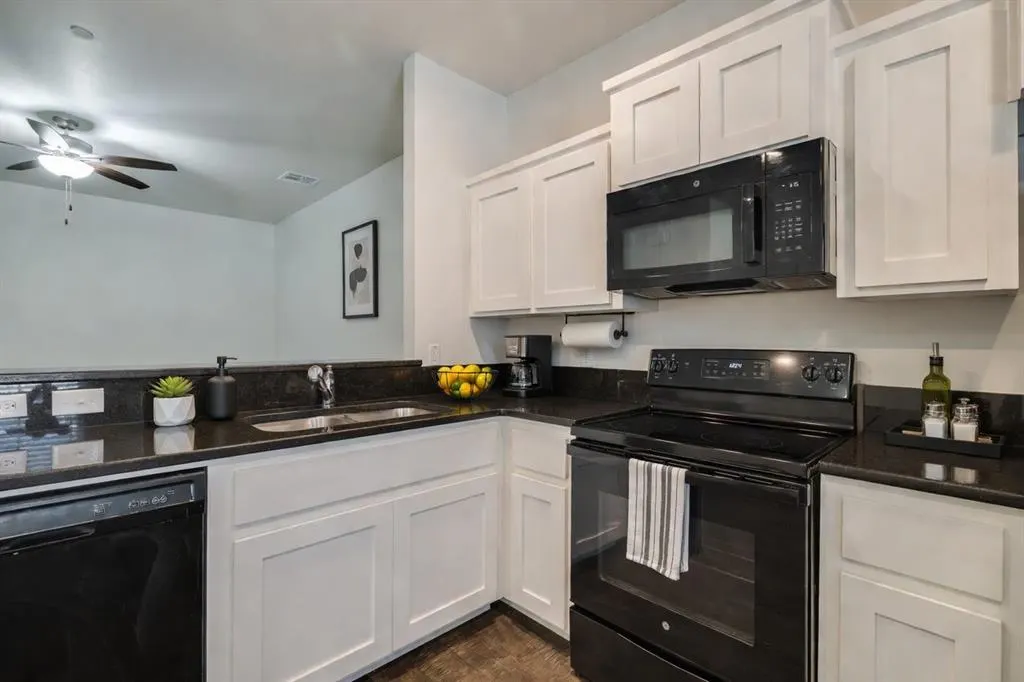 Photo 5 — 1000 SW 91st Street, Oklahoma City, OK 73139