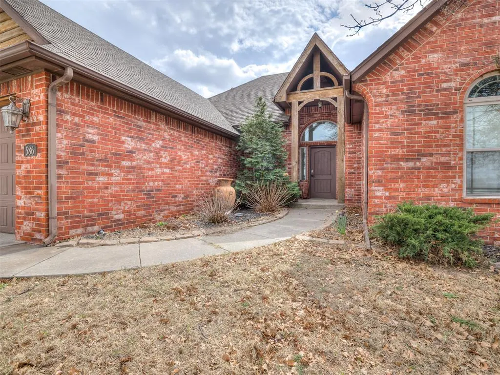 Photo 5 — 586 Montana Street, Jones, OK 73049